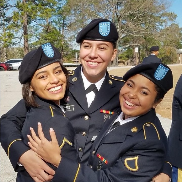 Meet your Posher, Treena - Picture 2 of 2